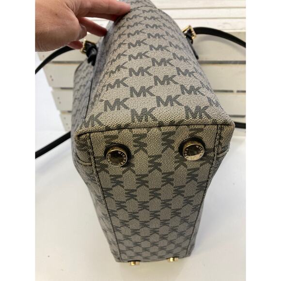 MICHAEL KORS, GRAY BLACK LEATHER SIGNATURE PRINT SHOULDER BAG - Picture 8 of 15